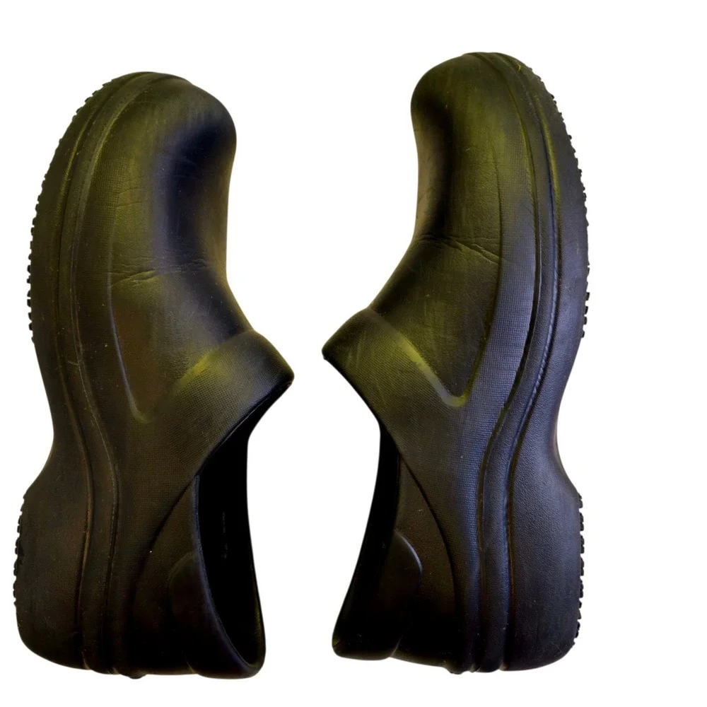 Crocs On The Clock Black Work Slip-Resistant Clogs Shoes Women 10 Men 8 EU 42